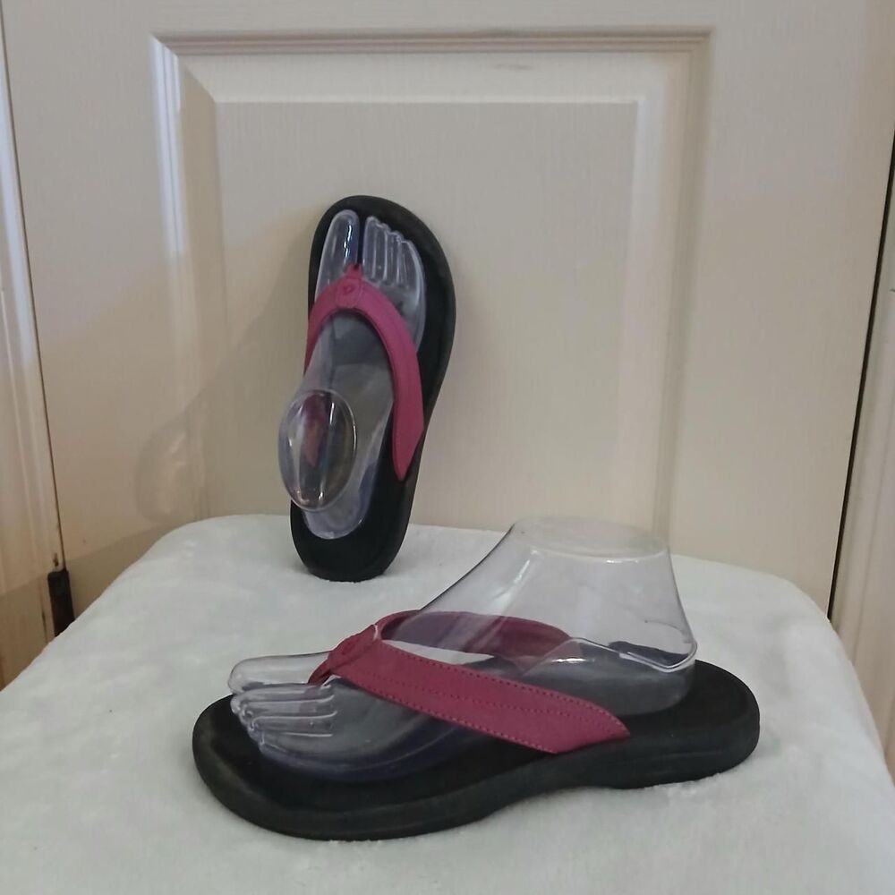 OluKai Hot Pink & Black ‘Ohana Beach Flip Flip Thong Sandals Barbiecore Gorpcore